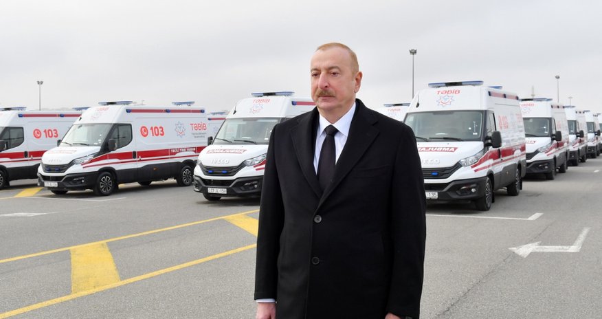 Президент Ильхам Алиев ознакомился с новоприобретенными современными автомобилями скорой медпомощи Президент Ильхам Алиев ознакомился с новоприобретенными современными автомобилями скорой медпомощи