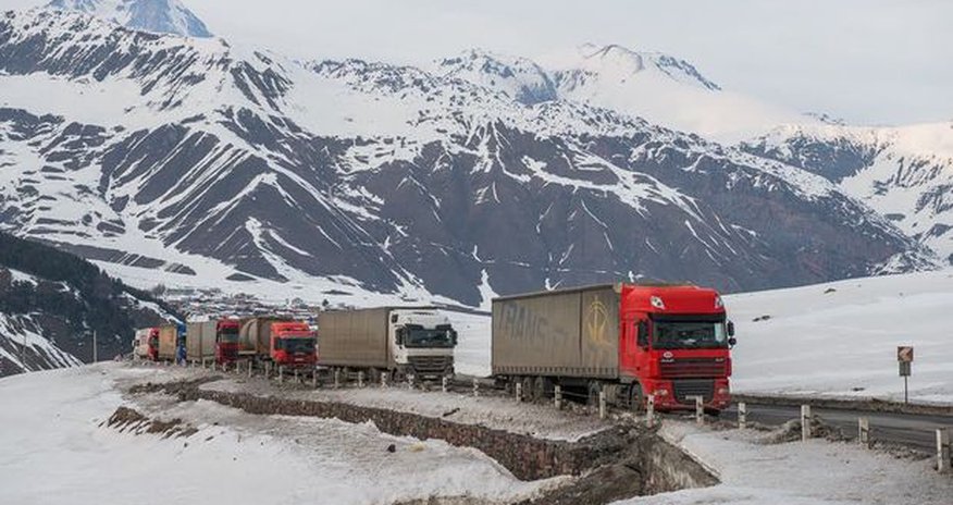 Rusiyanı Ermənistan və Gürcüstanla birləşdirən yol bağlanıb Rusiyanı Ermənistan və Gürcüstanla birləşdirən yol bağlanıb