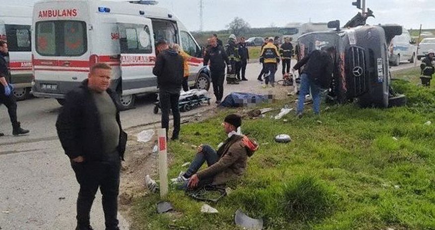 Türkiyədə ağır yol qəzası olub,ölən və yaralananlar var Türkiyədə ağır yol qəzası olub,ölən və yaralananlar var