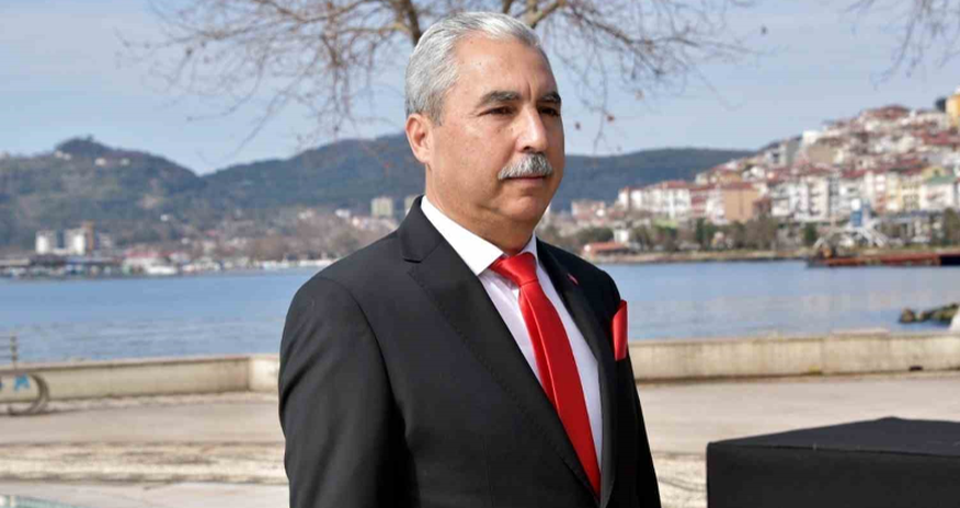 CHP-nin namizədi seçki məntəqəsində ölüb CHP-nin namizədi seçki məntəqəsində ölüb