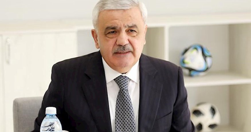 Futbola gəldiyimə görə peşman deyiləm - Rövnəq Abdullayev Futbola gəldiyimə görə peşman deyiləm - Rövnəq Abdullayev