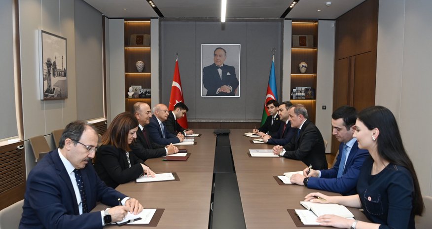 Ceyhun Bayramov Mövlud Çavuşoğlu ilə regional vəziyyəti müzakirə edib Ceyhun Bayramov Mövlud Çavuşoğlu ilə regional vəziyyəti müzakirə edib