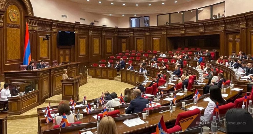Ermənistan müxalifəti delimitasiya prosesi ilə bağlı referendumun keçirilməsini tələb edir Ermənistan müxalifəti delimitasiya prosesi ilə bağlı referendumun keçirilməsini tələb edir