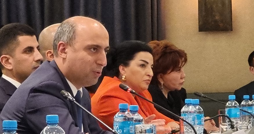 Proqnozlar deyir ki, məktəblinin dostu uzun müddət davam edəcək - Emin Əmrullayev Proqnozlar deyir ki, məktəblinin dostu uzun müddət davam edəcək - Emin Əmrullayev