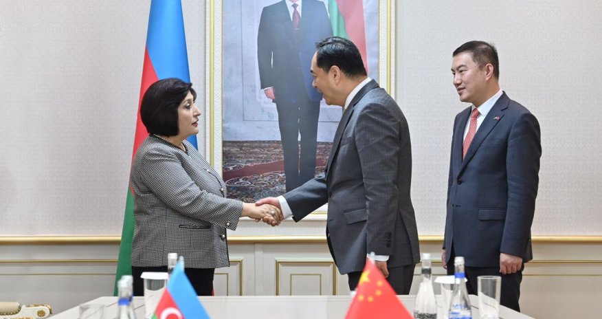 Sahibə Qafarova Çin nümayəndələri ilə görüşüb Sahibə Qafarova Çin nümayəndələri ilə görüşüb