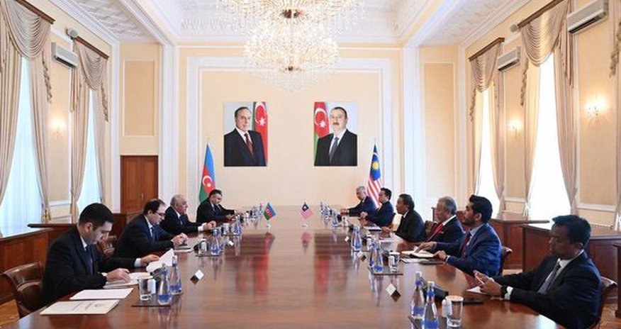 Əli Əsədov Malayziyanın Parlament Senatının prezidenti ilə görüşüb Əli Əsədov Malayziyanın Parlament Senatının prezidenti ilə görüşüb