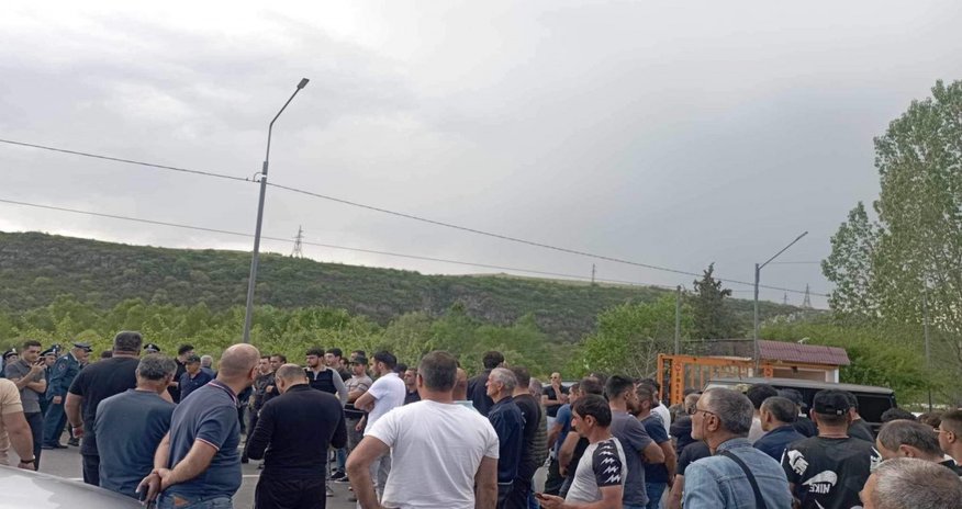 Azərbaycanla sərhədin delimitasiyasına qarşı çıxan 31 Ermənistan vətəndaşı tutulub- VİDEO Azərbaycanla sərhədin delimitasiyasına qarşı çıxan 31 Ermənistan vətəndaşı tutulub- VİDEO