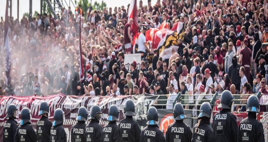 Almaniyada futbol matçı zamanı iğtişaş baş verib, 155 polis xəsarət alıb Almaniyada futbol matçı zamanı iğtişaş baş verib, 155 polis xəsarət alıb