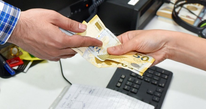 Dövlət büdcəsində 3 milyard manata yaxın profisit yaranıb Dövlət büdcəsində 3 milyard manata yaxın profisit yaranıb