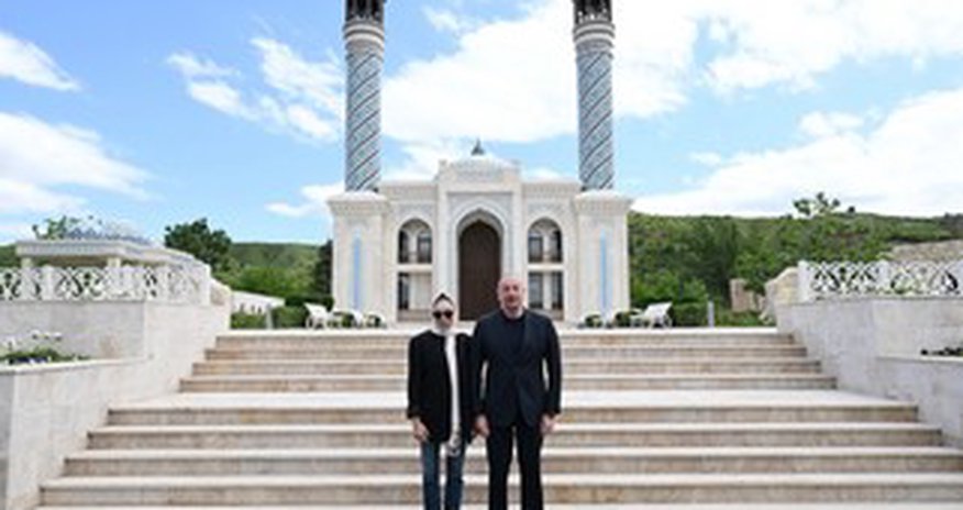 Prezident və xanımı Zəngilan məscidinin açılışında iştirak ediblər - Yenilənib Prezident və xanımı Zəngilan məscidinin açılışında iştirak ediblər - Yenilənib