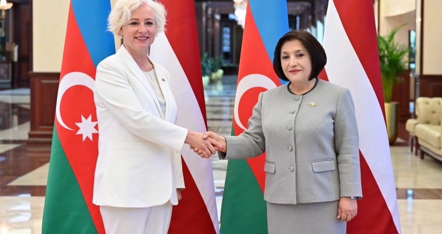 Sahibə Qafarova latviyalı həmkarı ilə görüşüb Sahibə Qafarova latviyalı həmkarı ilə görüşüb