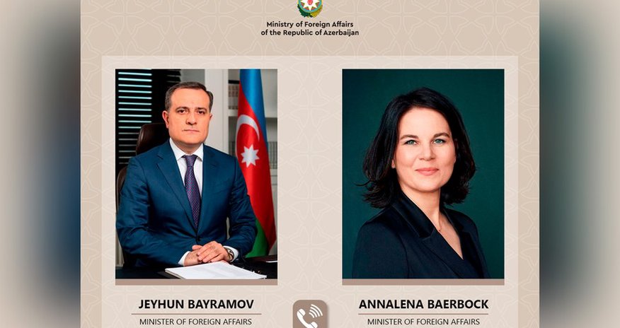 Ceyhun Bayramovla Berbok arasında telefon danışığı olub Ceyhun Bayramovla Berbok arasında telefon danışığı olub