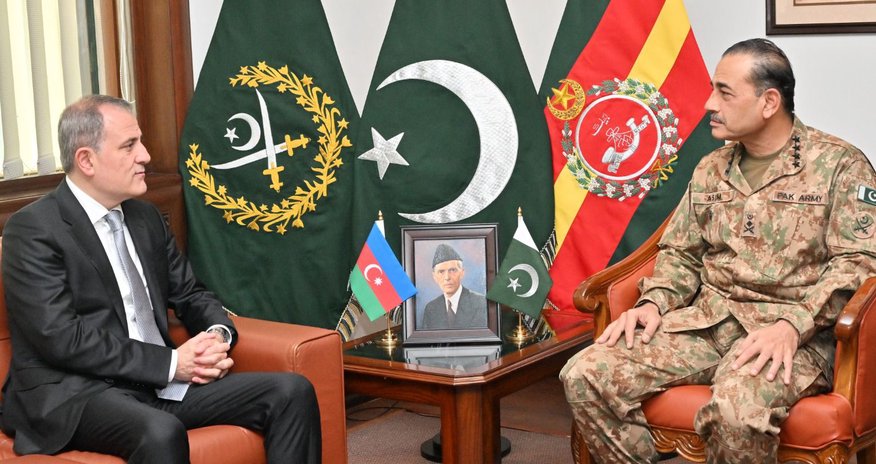 Ceyhun Bayramov Pakistanın Quru Qoşunları komandanı ilə görüşüb Ceyhun Bayramov Pakistanın Quru Qoşunları komandanı ilə görüşüb