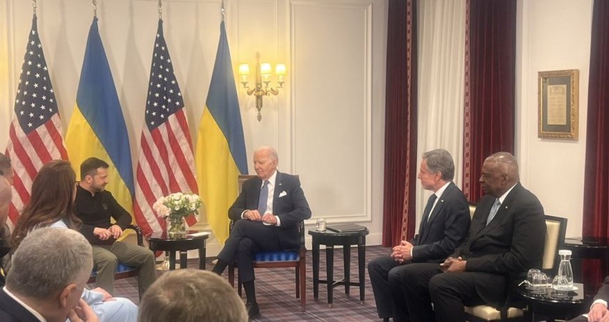 Байден объявил о выделении Украине помощи на более $200 млн Байден объявил о выделении Украине помощи на более $200 млн