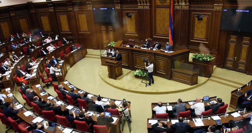 Political turmoil in Armenia: Parliament weighs government's fate Political turmoil in Armenia: Parliament weighs government's fate