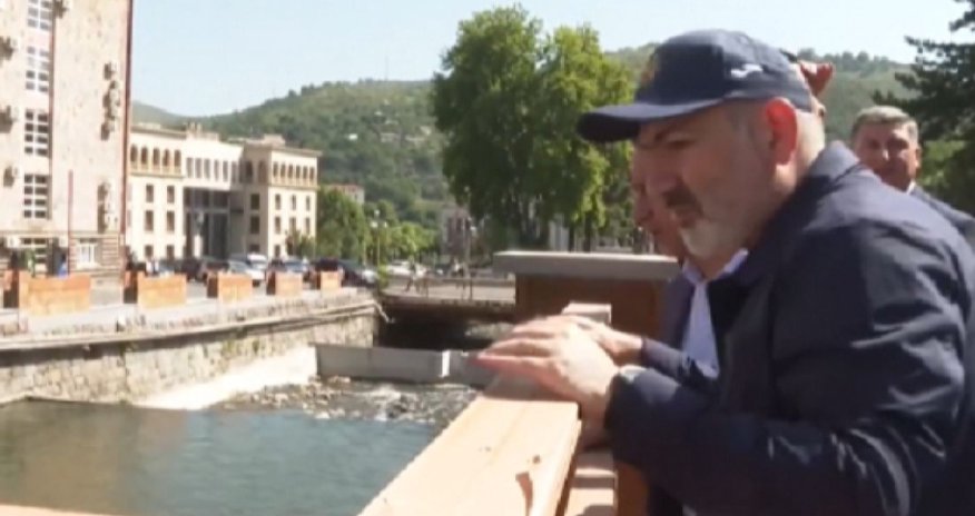 Paşinyan Azərbaycanla sərhəd bölgəsinə gəlib Paşinyan Azərbaycanla sərhəd bölgəsinə gəlib