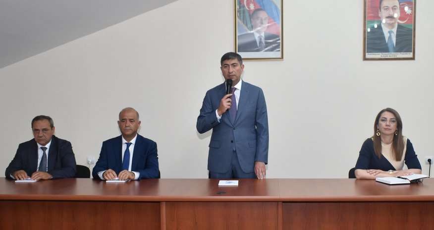 Yasamal Rayonunun İcra Başçısı sakinlərlə görüşüb Yasamal Rayonunun İcra Başçısı sakinlərlə görüşüb