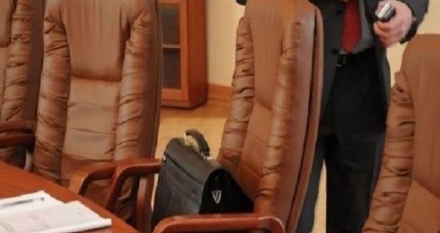 “Son Zəng"lə bağlı təlimatın pozulduğu məktəbin direktoru işdən çıxarılıb “Son Zəng"lə bağlı təlimatın pozulduğu məktəbin direktoru işdən çıxarılıb