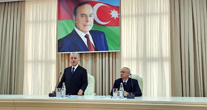 Yeni icra başçısı kollektivə təqdim olunub Yeni icra başçısı kollektivə təqdim olunub
