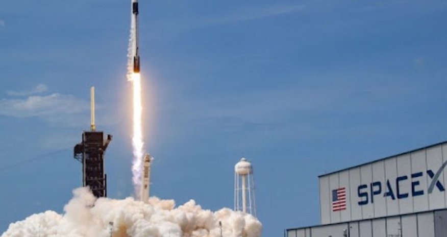 SpaceX запустила ракету-носитель с турецким спутником связи SpaceX запустила ракету-носитель с турецким спутником связи