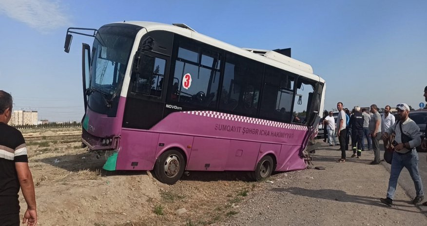 Sumqayıtda sərnişin avtobusu TIR-la toqquşub, xəsarət alanlar var Sumqayıtda sərnişin avtobusu TIR-la toqquşub, xəsarət alanlar var
