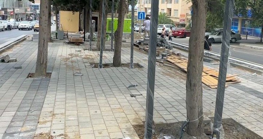 Bakıda qanunsuz quraşdırılan metal konstruksiyalar sökülüb Bakıda qanunsuz quraşdırılan metal konstruksiyalar sökülüb