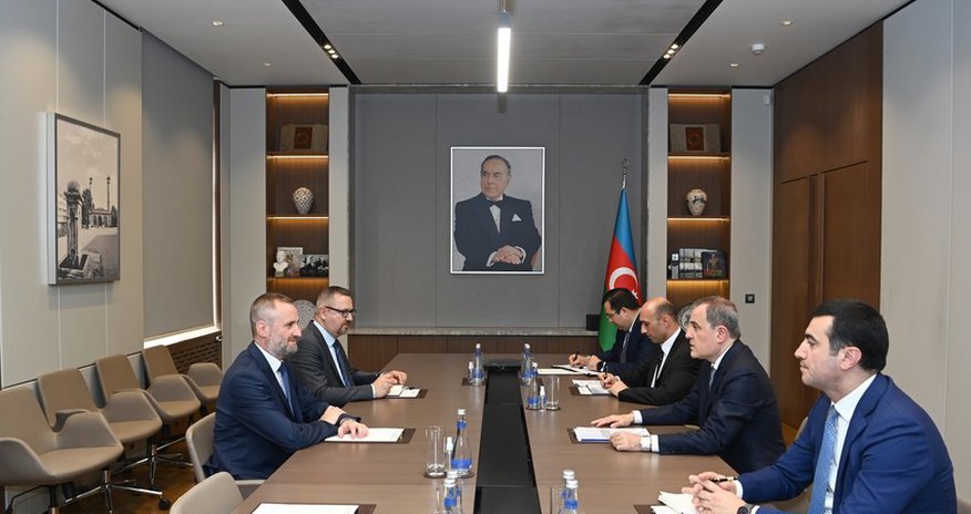 Ceyhun Bayramov Polşa səfirini qəbul edib Ceyhun Bayramov Polşa səfirini qəbul edib