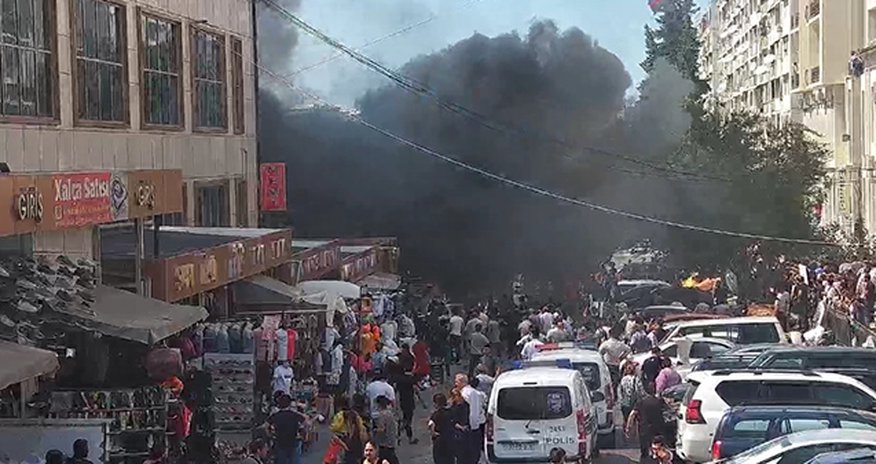 Bakıda ticarət mərkəzi yanır - Yenilənir Bakıda ticarət mərkəzi yanır - Yenilənir
