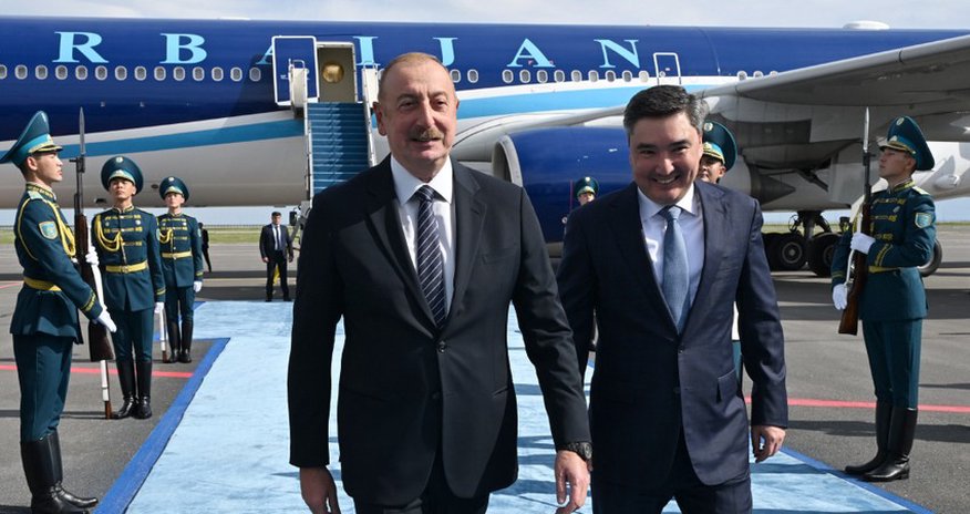 Prezident Qazaxıstana rəsmi səfərə gedib Prezident Qazaxıstana rəsmi səfərə gedib