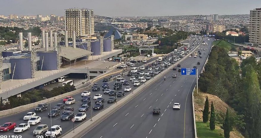 Bakının bir sıra yollarında sıxlıq var - SİYAHI Bakının bir sıra yollarında sıxlıq var - SİYAHI