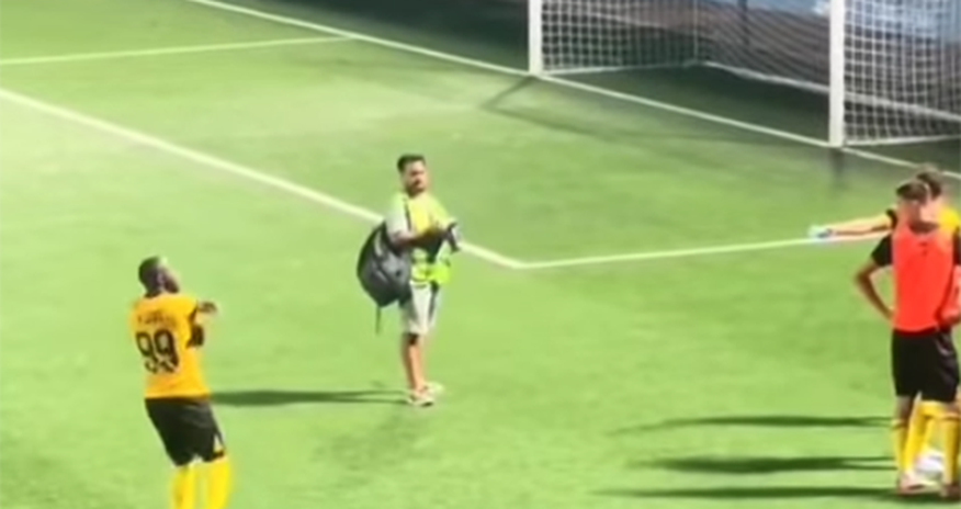 "Neftçi"nin futbolçusu azarkeşlərdən üzr istəyib "Neftçi"nin futbolçusu azarkeşlərdən üzr istəyib