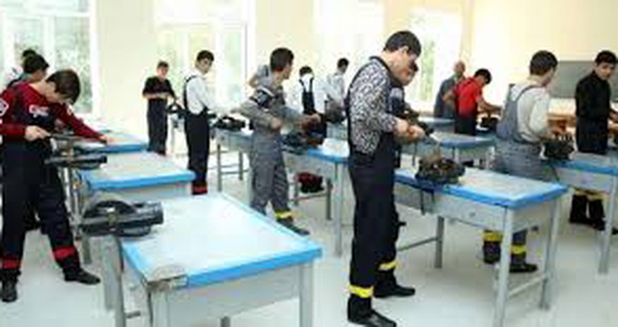 Peşə təhsili müəssisələrinə tələbə qəbulu başa çatıb Peşə təhsili müəssisələrinə tələbə qəbulu başa çatıb