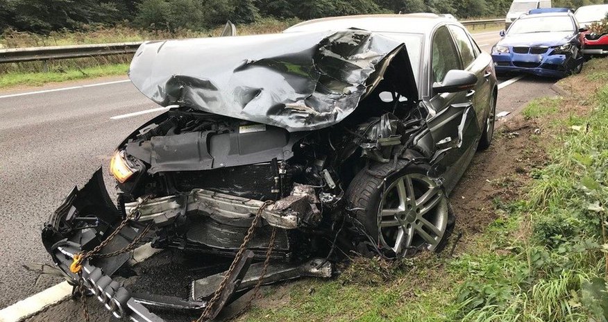 Altı ayda baş verən yol qəzalarının sayı açıqlanıb Altı ayda baş verən yol qəzalarının sayı açıqlanıb
