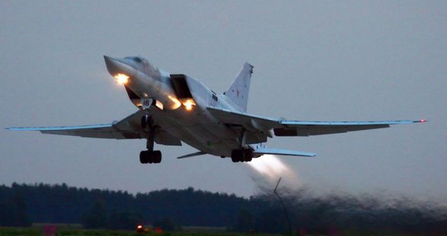 Пилот погиб после крушения российского бомбардировщика Пилот погиб после крушения российского бомбардировщика