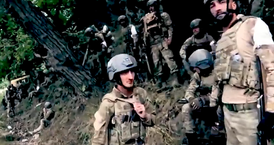 Müdafiə Nazirliyi antiterror əməliyyatından görüntülər yayıb - Video Müdafiə Nazirliyi antiterror əməliyyatından görüntülər yayıb - Video