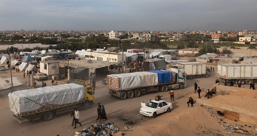 Qatar donates aid for 4,400 Gazans stranded in West Bank Qatar donates aid for 4,400 Gazans stranded in West Bank