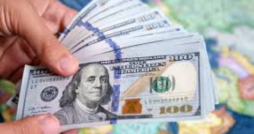 Banklar hərracda dollar alışını artırıb - Rəsmi Banklar hərracda dollar alışını artırıb - Rəsmi