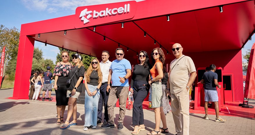 Представители СМИ посетили стенд “Formula 1” компании “Bakcell” - Фотографии Представители СМИ посетили стенд “Formula 1” компании “Bakcell” - Фотографии