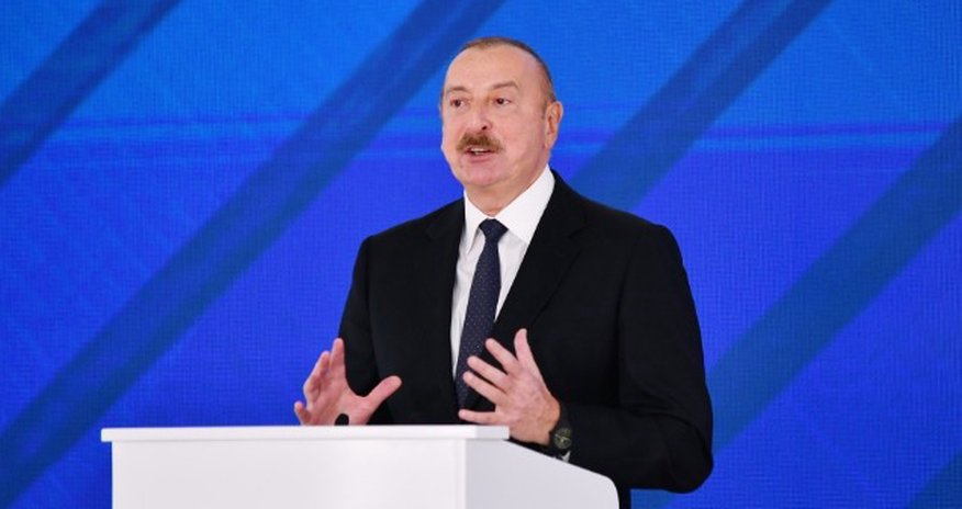 Prezident Bakı Ekspo Mərkəzində sərgilərlə tanış oldu Prezident Bakı Ekspo Mərkəzində sərgilərlə tanış oldu
