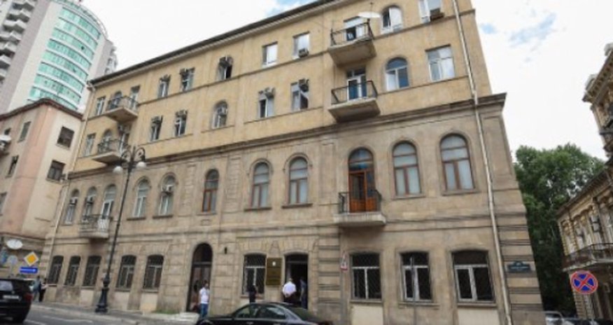 Суд не смог отыскать Зарифу Аббасову и вынес ей приговор заочно Суд не смог отыскать Зарифу Аббасову и вынес ей приговор заочно