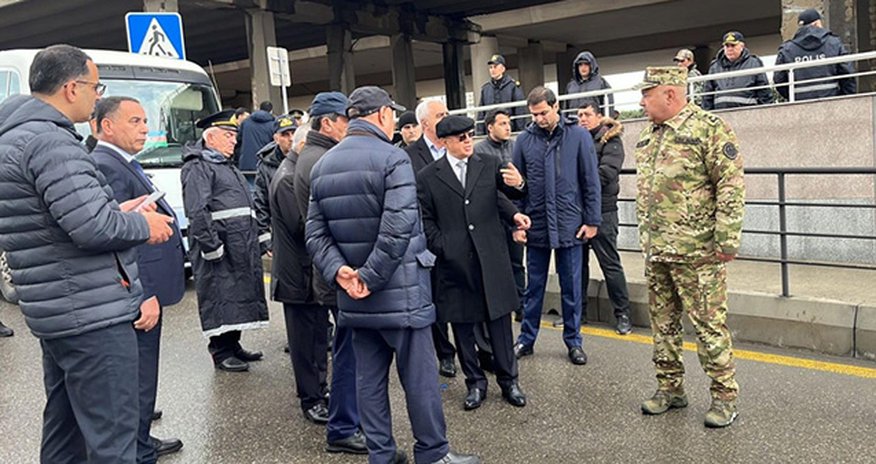 Nazir su basmış əraziyə gedib Nazir su basmış əraziyə gedib