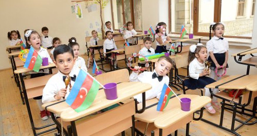 Büdcənin 650 milyon manatı uşaqlara xərclənir - Deputat Büdcənin 650 milyon manatı uşaqlara xərclənir - Deputat