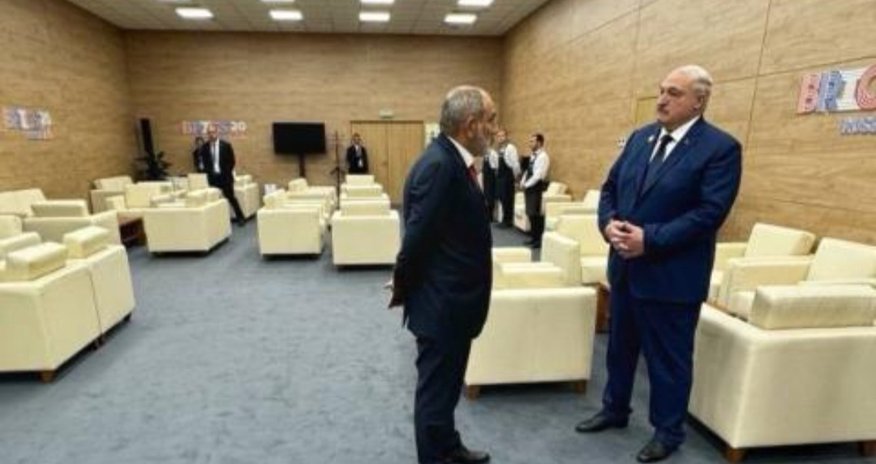 Paşinyan BRİKS sammitində Lukaşenko ilə görüşüb Paşinyan BRİKS sammitində Lukaşenko ilə görüşüb