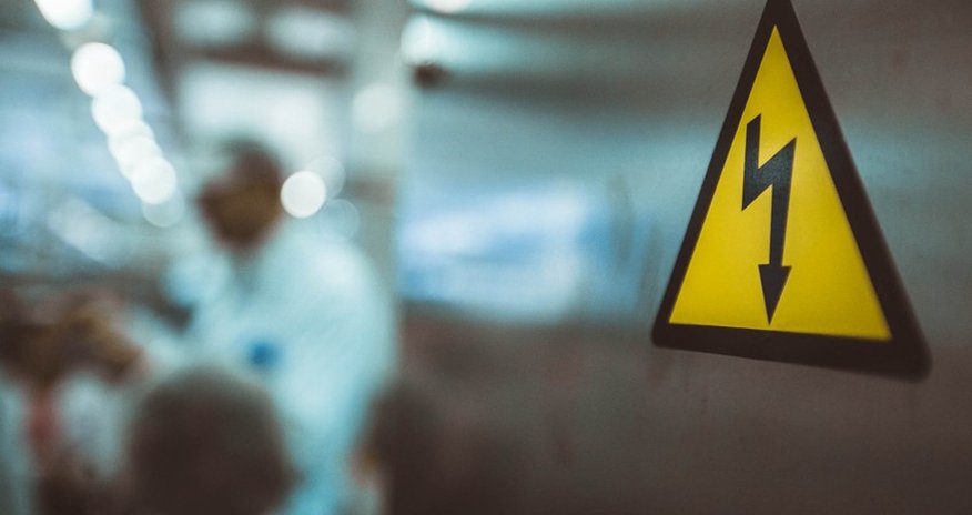 Şəmkirdə iki nəfəri elektrik cərəyanı vuraraq öldürüb Şəmkirdə iki nəfəri elektrik cərəyanı vuraraq öldürüb