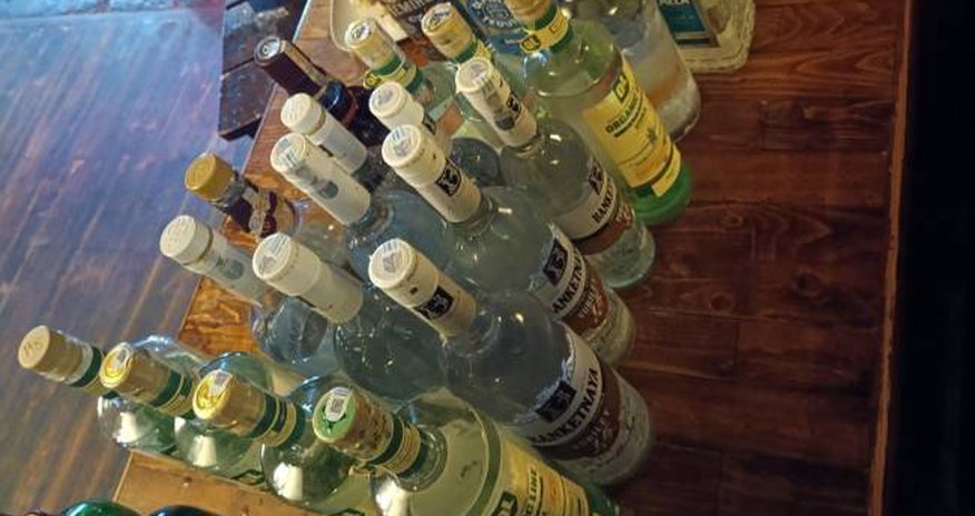 Bakıda fəaliyyət göstərən iki kafedə saxta alkoqollu içkilər aşkarlandı Bakıda fəaliyyət göstərən iki kafedə saxta alkoqollu içkilər aşkarlandı