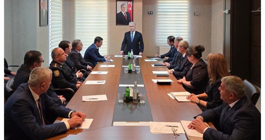 Ağdaşın yeni icra başçısı kollektivə təqdim edilib Ağdaşın yeni icra başçısı kollektivə təqdim edilib
