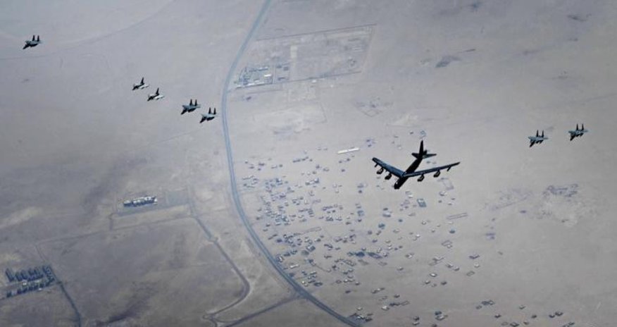 Американские бомбардировщики B-52 прибыли на Ближний Восток Американские бомбардировщики B-52 прибыли на Ближний Восток