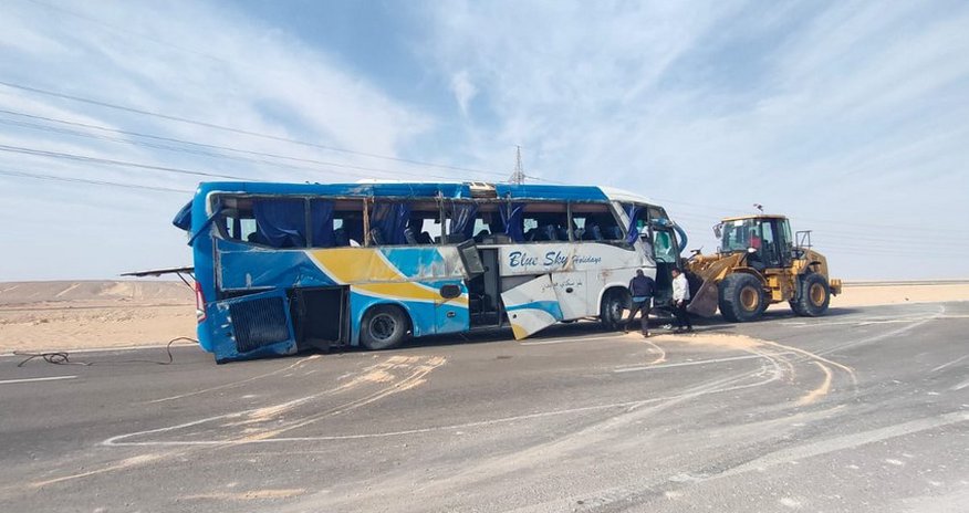 Misirdə azərbaycanlı turistlərin olduğu avtobus aşıb Misirdə azərbaycanlı turistlərin olduğu avtobus aşıb