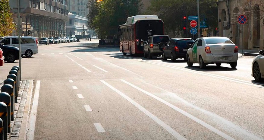 В Баку на улице Кёвкяб Сафаралиевой создаются полосы микромобильности В Баку на улице Кёвкяб Сафаралиевой создаются полосы микромобильности