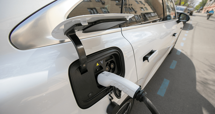 Azərbaycana idxal olunan elektrikli və hibrid avtomobillərin payı 2 dəfə artıb Azərbaycana idxal olunan elektrikli və hibrid avtomobillərin payı 2 dəfə artıb